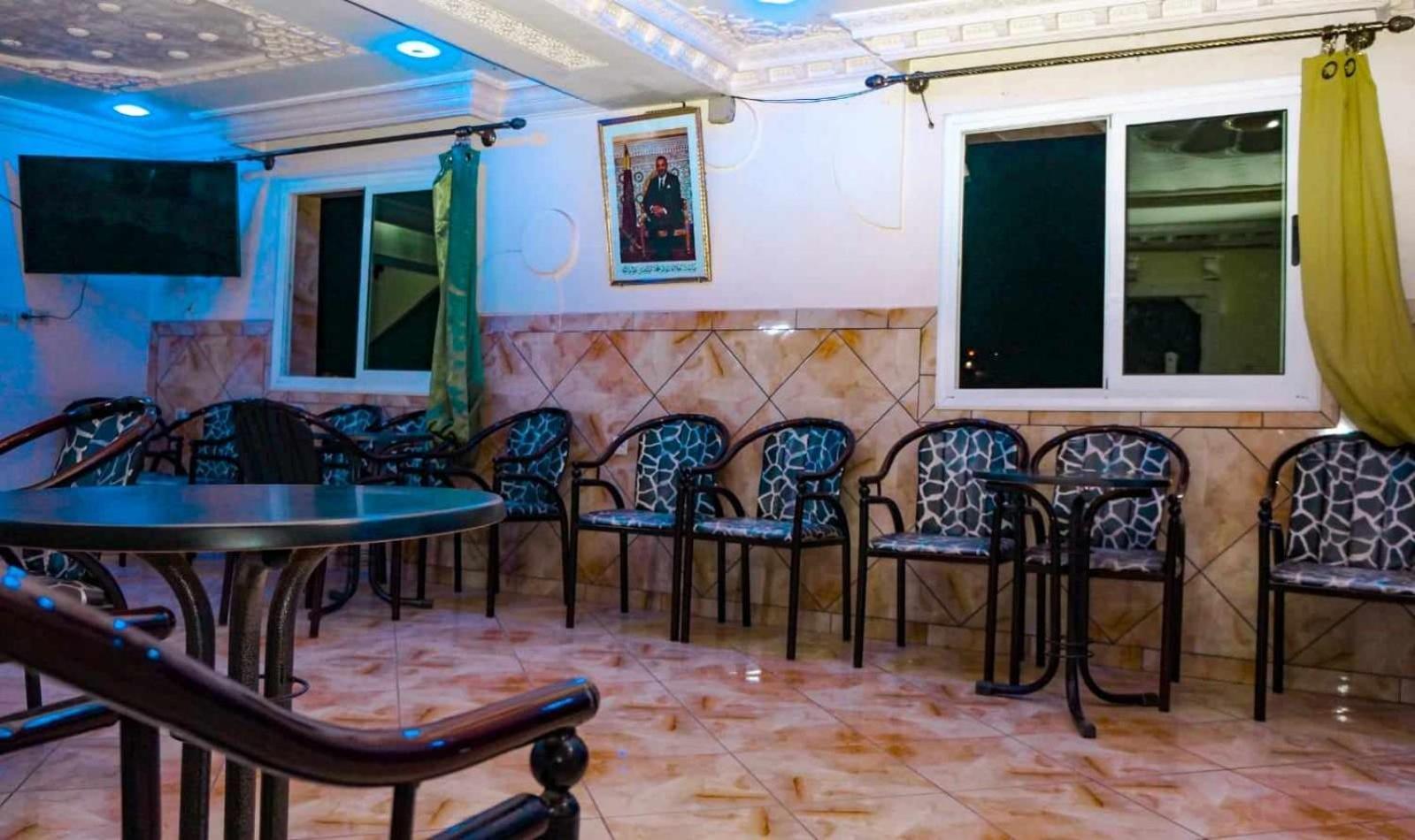 Hotel Ain Leuh Bagian luar foto